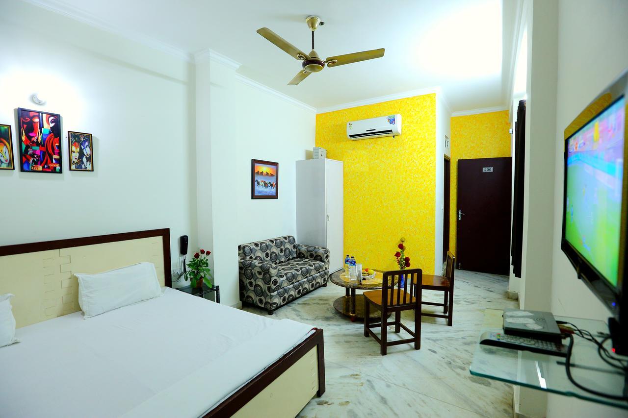 Hotel Rosewood Agra  Exterior photo