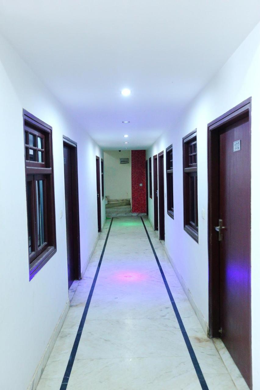 Hotel Rosewood Agra  Exterior photo