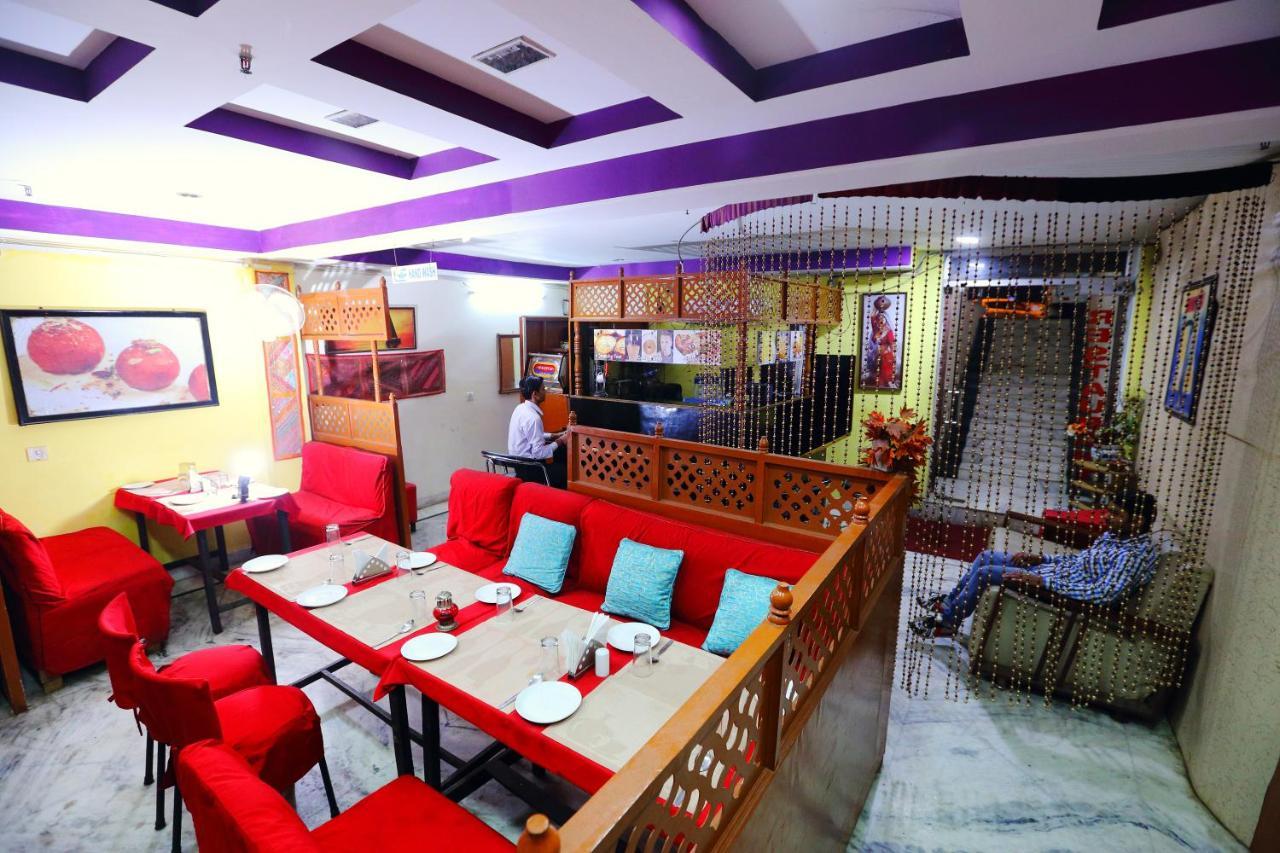 Hotel Rosewood Agra  Exterior photo